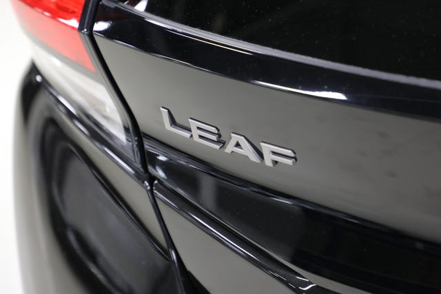 2022 NISSAN LEAF - 9
