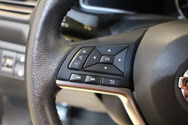 2021 NISSAN LEAF - 17
