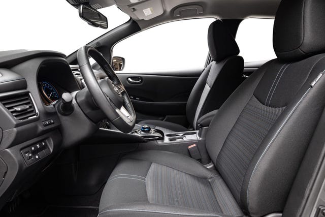 2022 NISSAN LEAF - 9