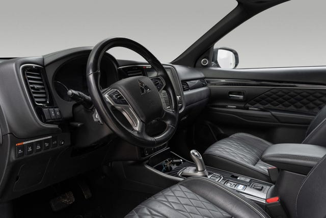 2020 MITSUBISHI OUTLANDER - 11