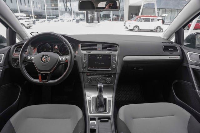 2015 VOLKSWAGEN GOLF - 19