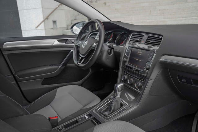 2015 VOLKSWAGEN GOLF - 23