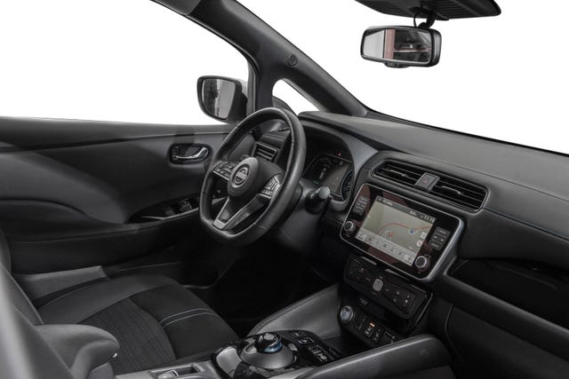 2022 NISSAN LEAF - 25
