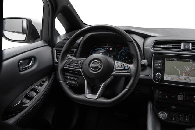 2022 NISSAN LEAF - 14