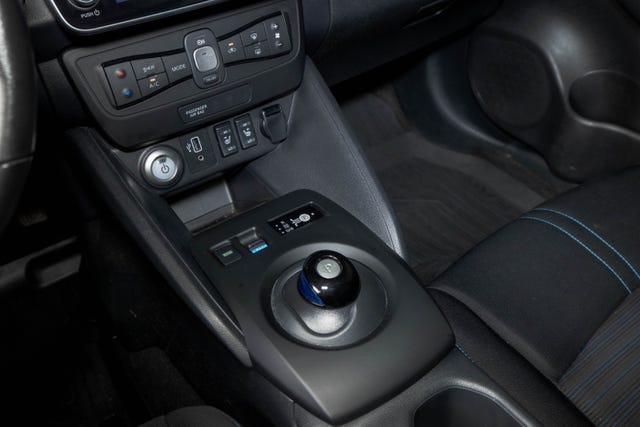 2021 NISSAN LEAF - 11