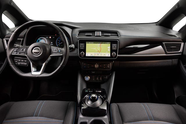2022 NISSAN LEAF - 10