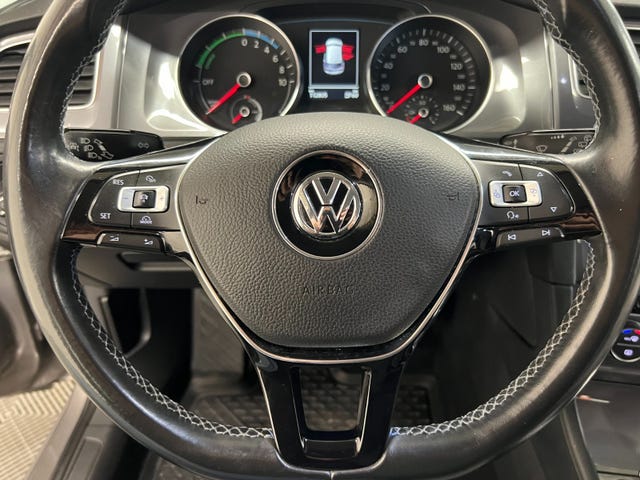 2015 VOLKSWAGEN GOLF - 23