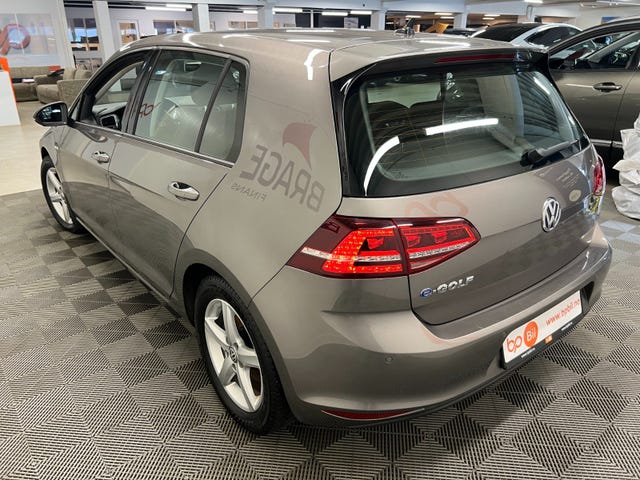 2015 VOLKSWAGEN GOLF - 8