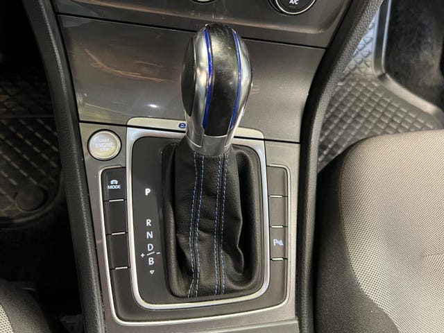2015 VOLKSWAGEN GOLF - 27
