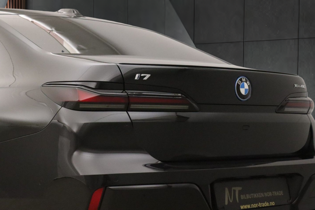 2023 BMW I7 - 12