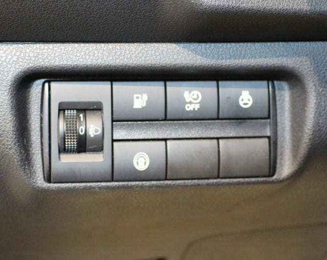 2022 NISSAN LEAF - 13