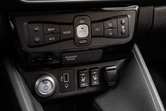 2020 NISSAN LEAF - 17