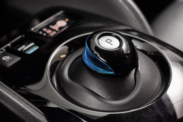 2020 NISSAN LEAF - 16
