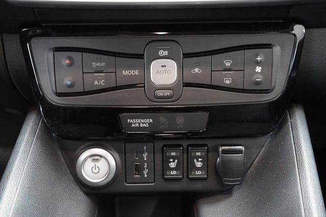 2022 NISSAN LEAF - 26