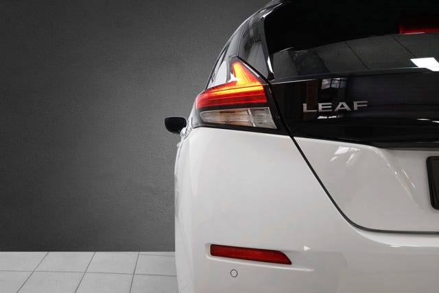 2022 NISSAN LEAF - 8