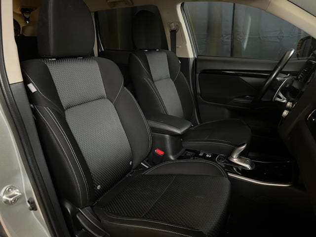 2020 MITSUBISHI OUTLANDER - 19