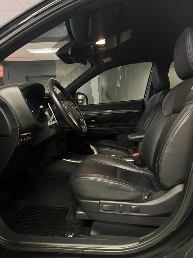 2020 MITSUBISHI OUTLANDER - 7