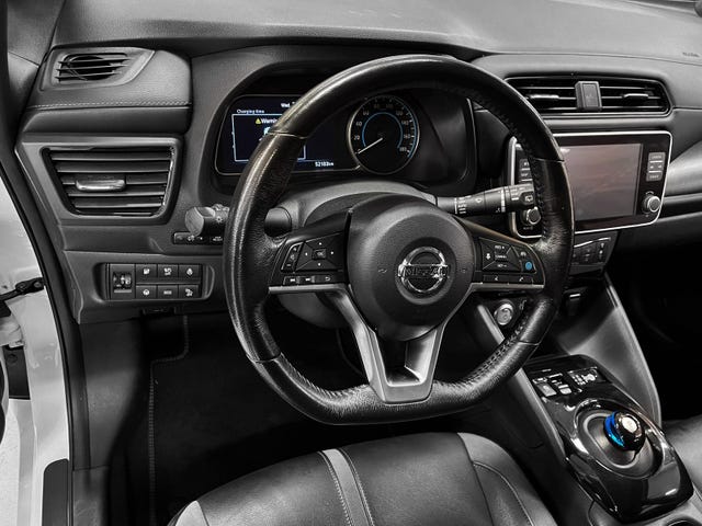 2020 NISSAN LEAF - 8