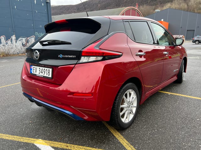 SJNFAAZE1U0042324 2018 NISSAN LEAF-2