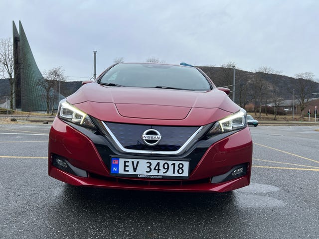 SJNFAAZE1U0042324 2018 NISSAN LEAF-1