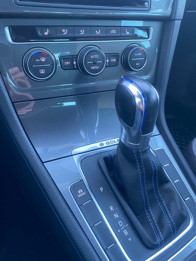 2015 VOLKSWAGEN GOLF - 32
