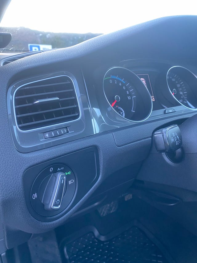 2015 VOLKSWAGEN GOLF - 25