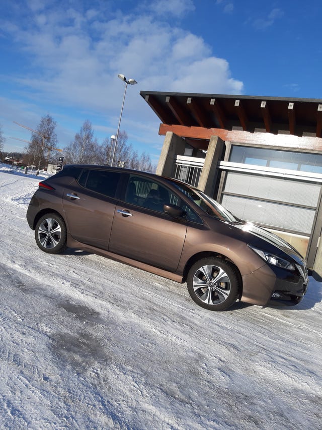 SJNFAAZE1U0129262 2021 NISSAN LEAF-2