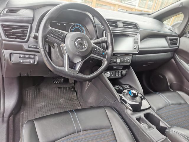 2018 NISSAN LEAF - 8