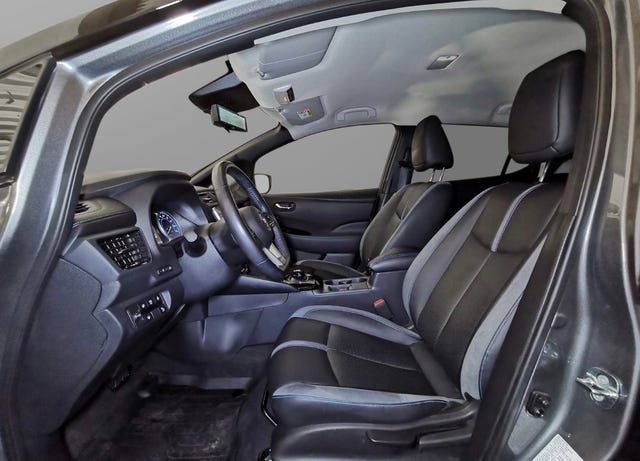 2021 NISSAN LEAF - 10