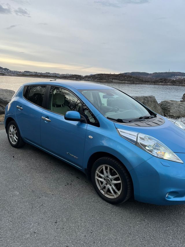 2012 NISSAN LEAF - 1