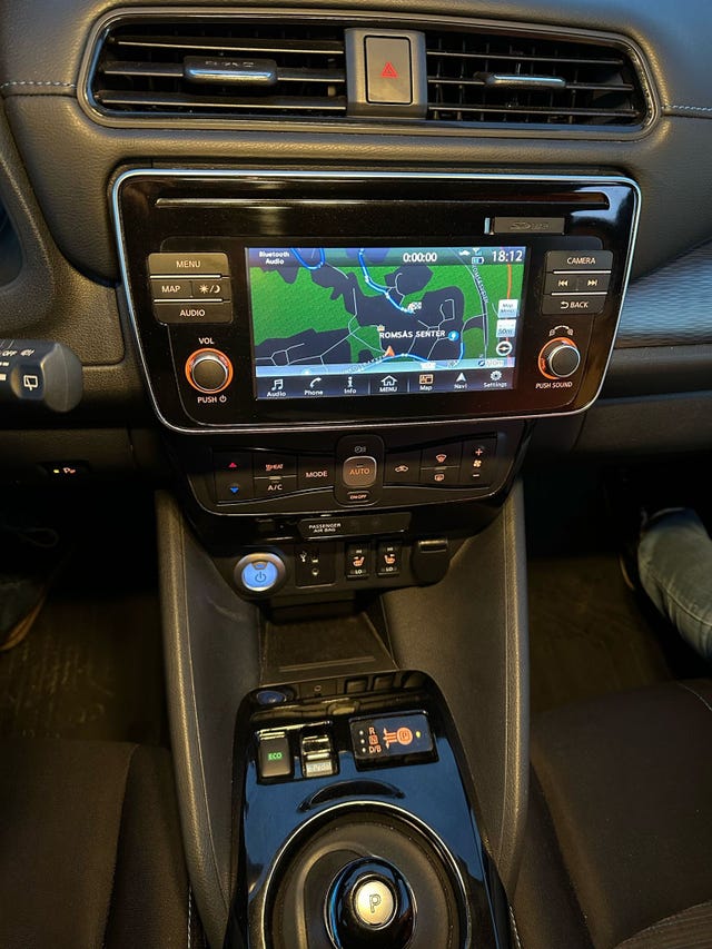 2018 NISSAN LEAF - 12