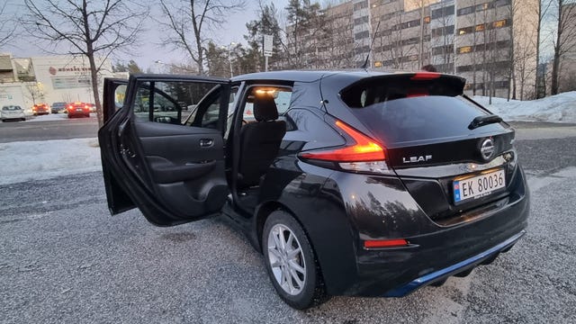 SJNFAAZE1U0005692 2018 NISSAN LEAF-2