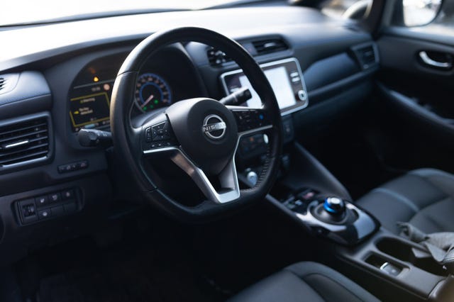 2022 NISSAN LEAF - 9