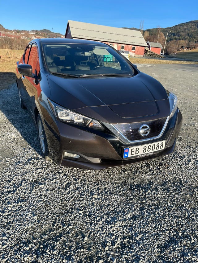 SJNFAAZE1U0027055 2018 NISSAN LEAF-2
