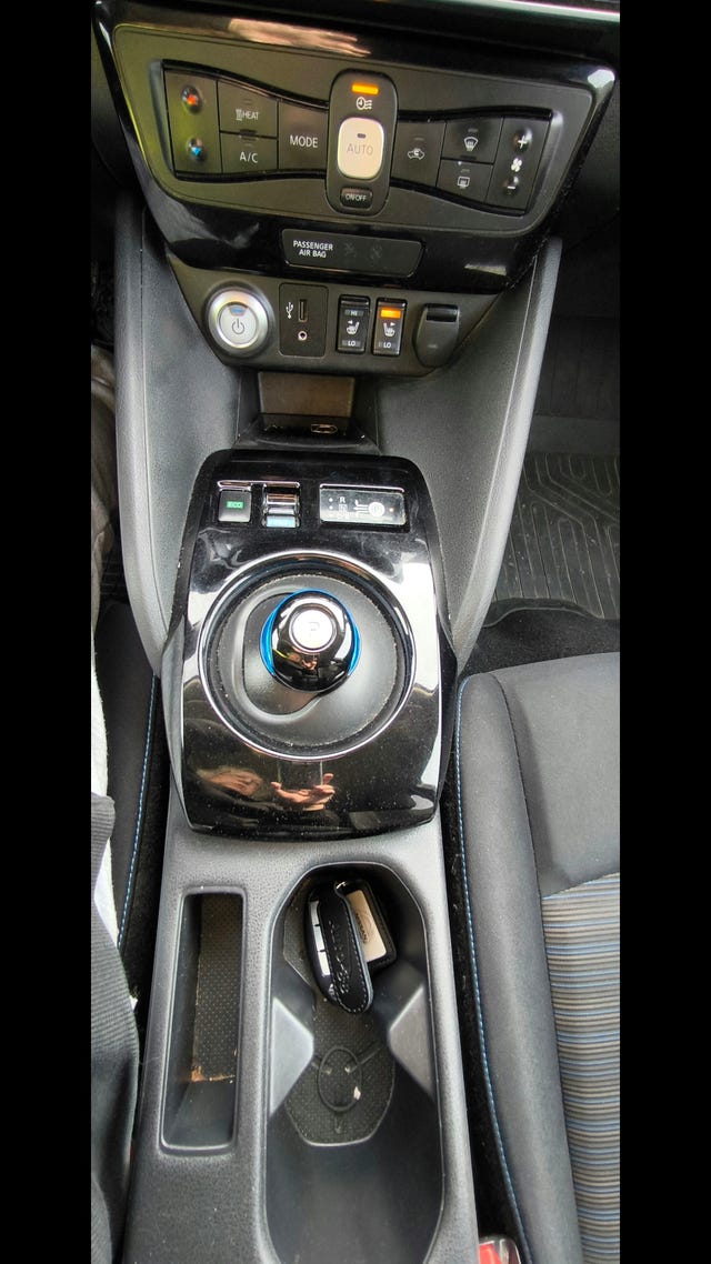 SJNFAAZE1U0000711 2018 NISSAN LEAF-3