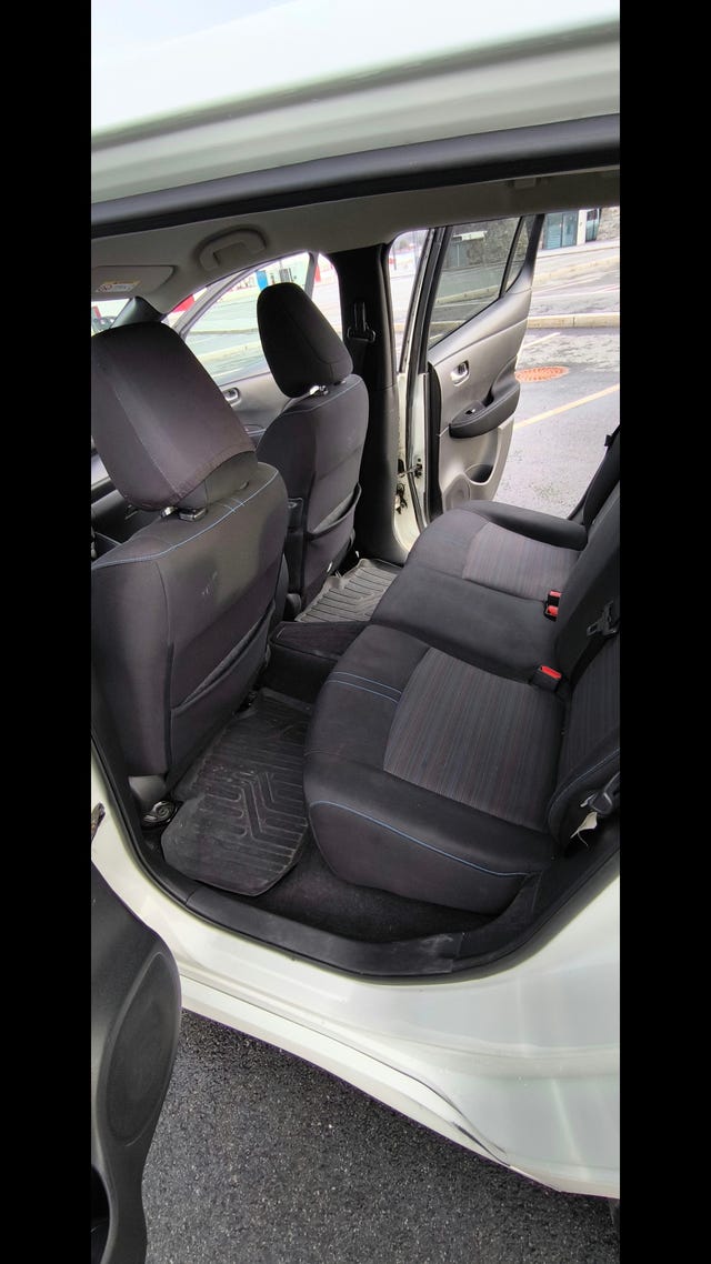 2018 NISSAN LEAF - 11