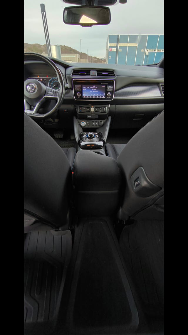 2018 NISSAN LEAF - 33