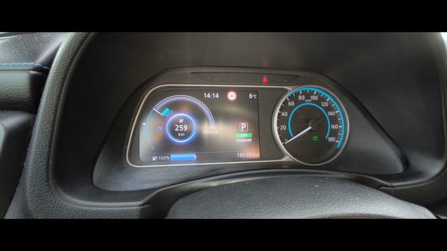 SJNFAAZE1U0000711 2018 NISSAN LEAF-1