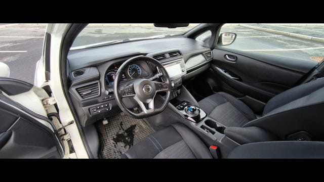 2018 NISSAN LEAF - 18