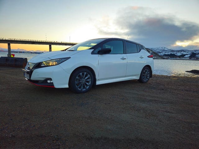 SJNFAAZE1U0002757 2018 NISSAN LEAF-0