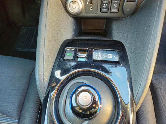 2018 NISSAN LEAF - 19