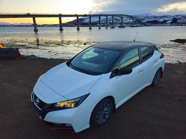 SJNFAAZE1U0002757 2018 NISSAN LEAF-2