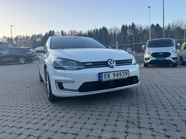 WVWZZZAUZJ8907212 2018 VOLKSWAGEN GOLF-1