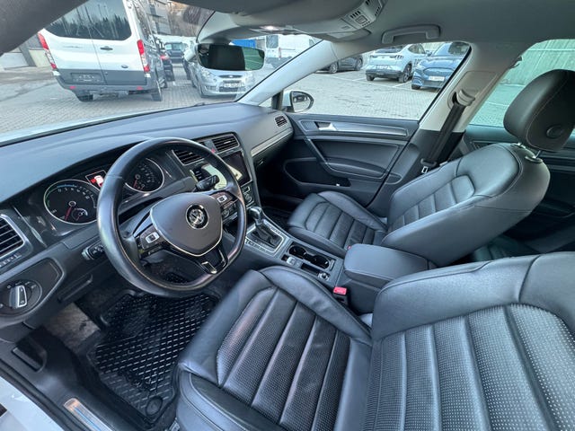 2018 VOLKSWAGEN GOLF - 10