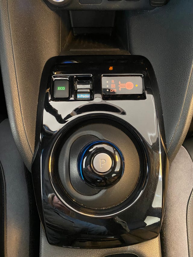 2020 NISSAN LEAF - 15