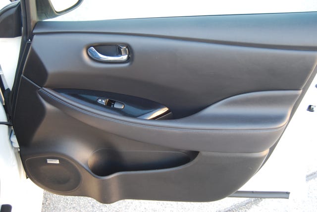 2020 NISSAN LEAF - 10