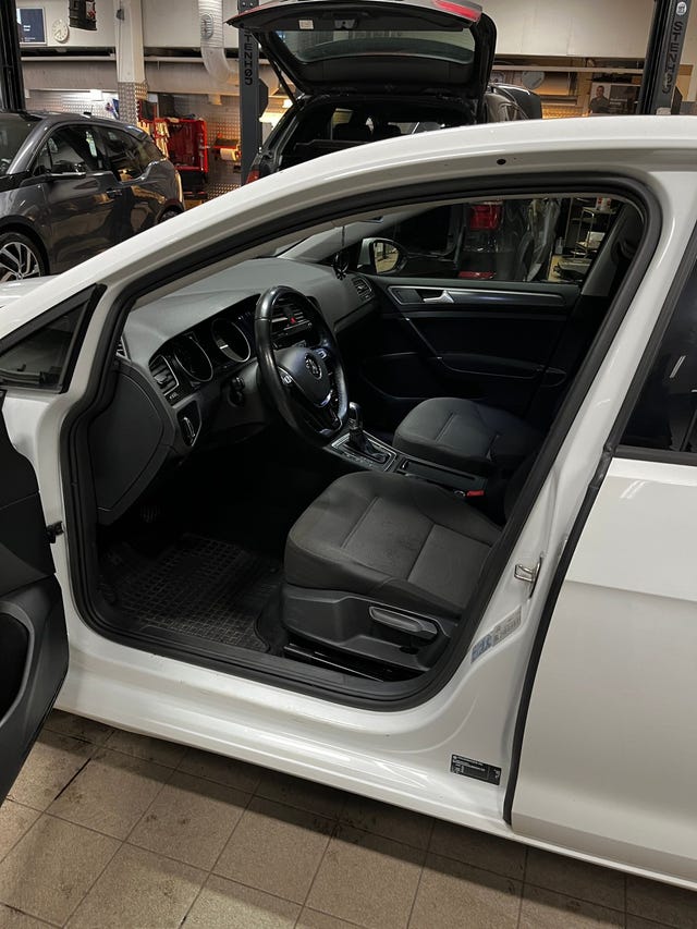2018 VOLKSWAGEN GOLF - 8