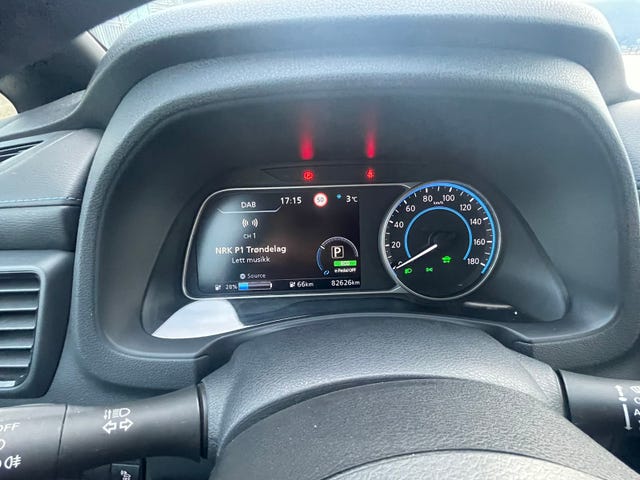2018 NISSAN LEAF - 18