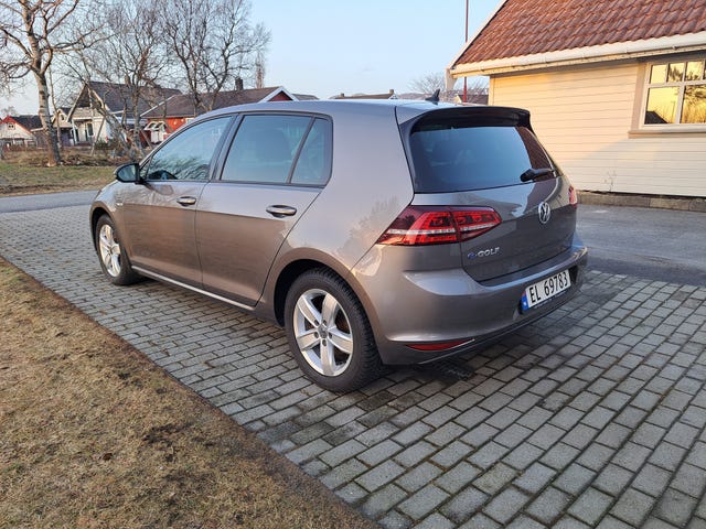 2015 VOLKSWAGEN GOLF - 8