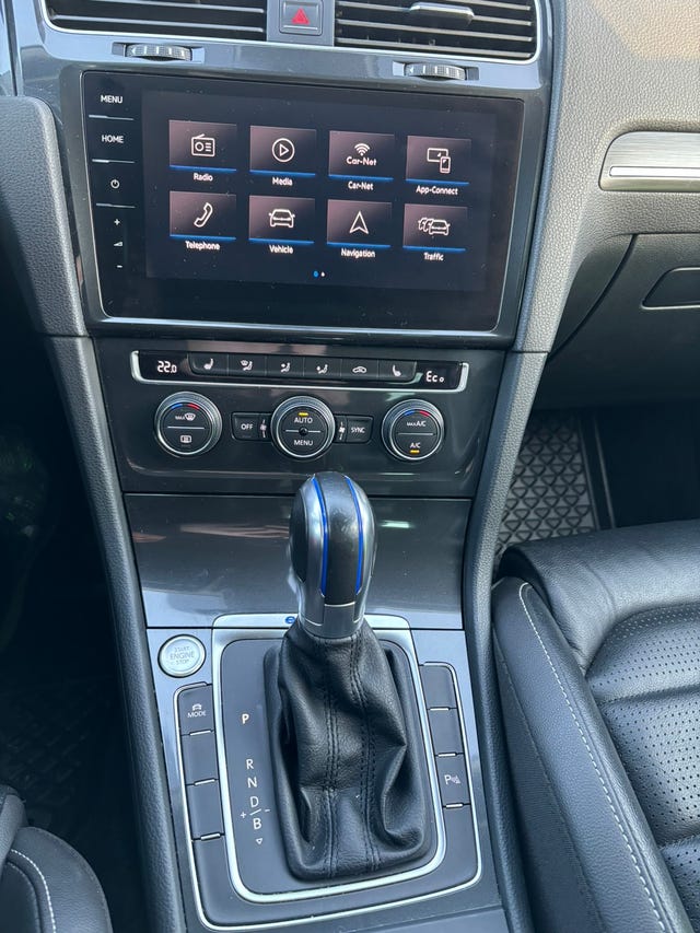 2018 VOLKSWAGEN GOLF - 23